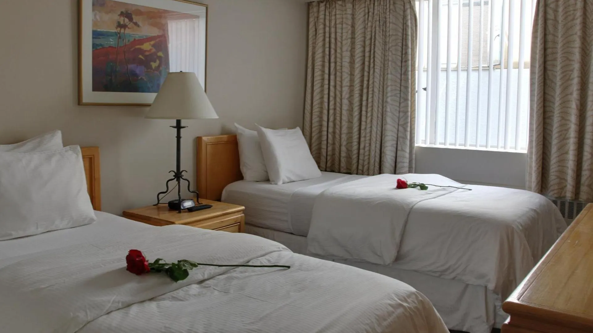 Rosellen Suites At Stanley Park Vancouver