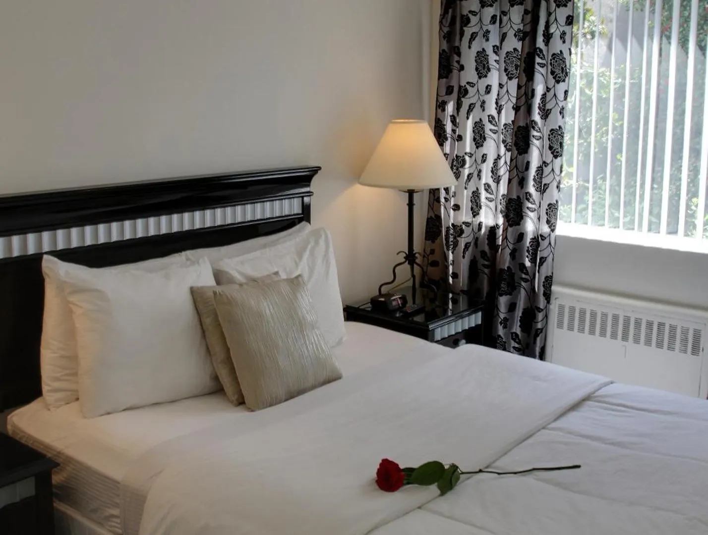 Rosellen Suites At Stanley Park Vancouver