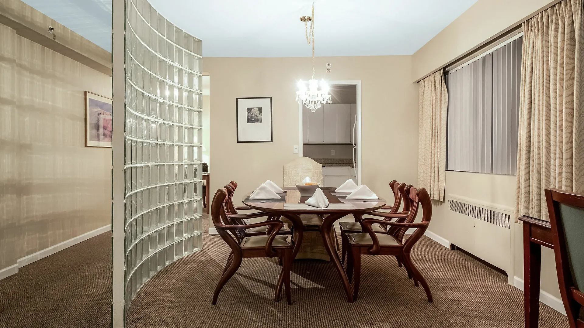 Rosellen Suites At Stanley Park Vancouver 3*,
