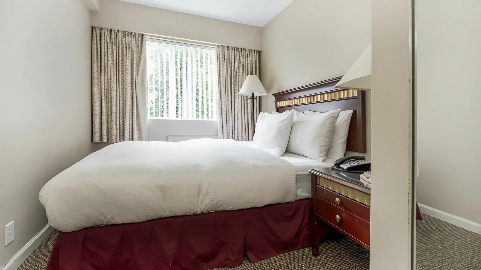 Rosellen Suites At Stanley Park Vancouver