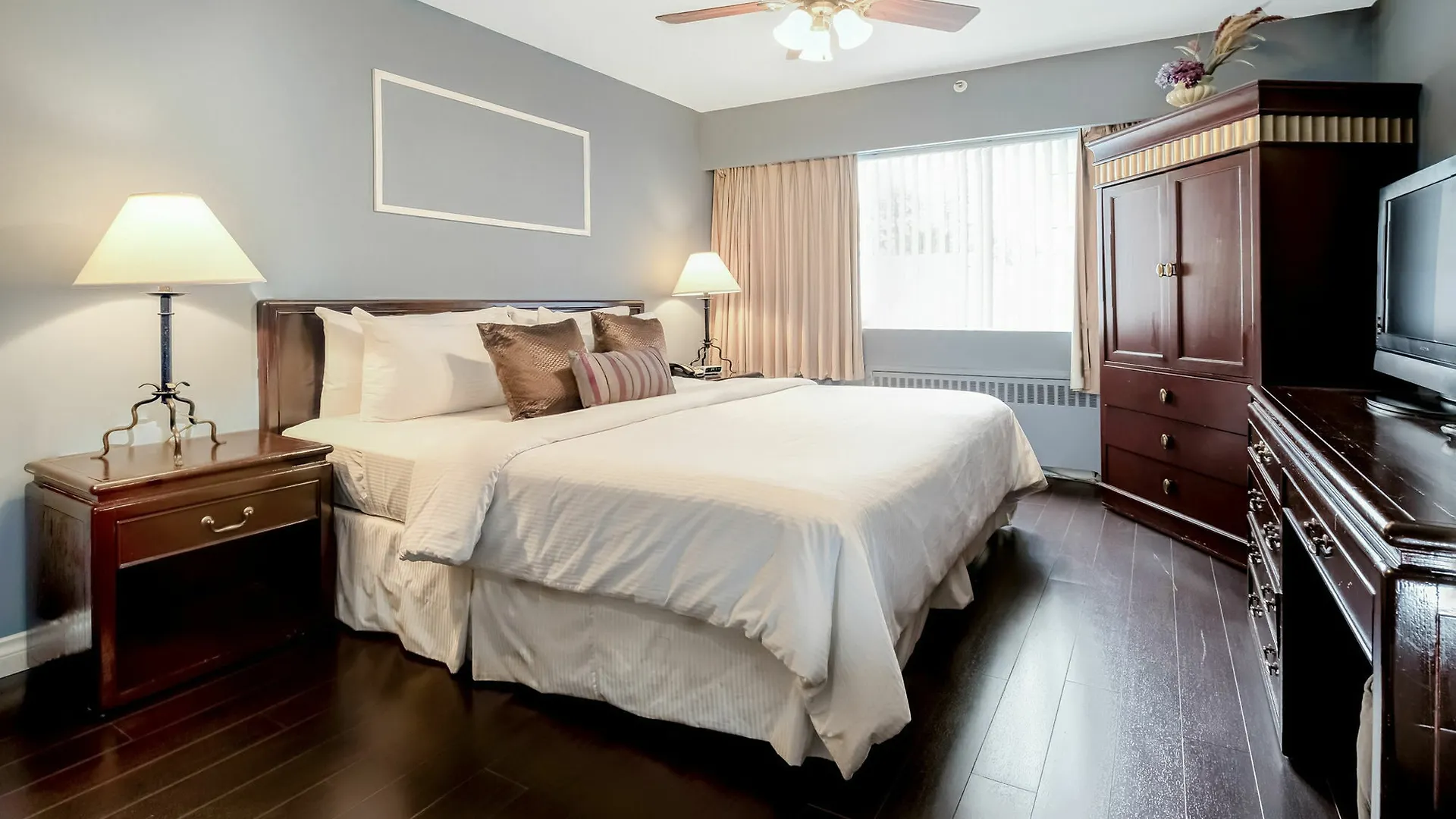 Rosellen Suites At Stanley Park Vancouver 3*,  Kanada